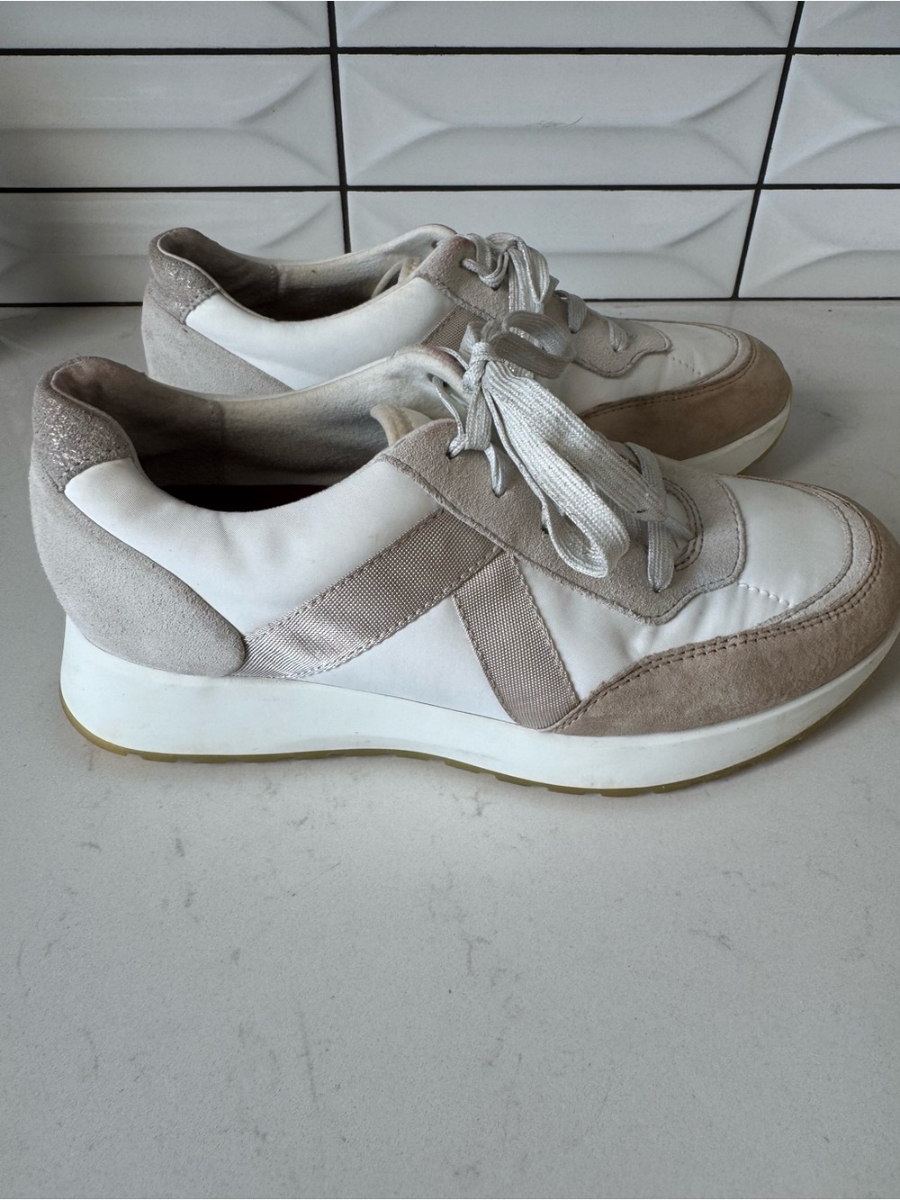 Monro “Piper” Neutral Suede & Leather Casual Sneakers - White Taupe 7.5 WIDE